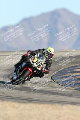 media/Dec-06-2025-CVMA (Sat) [[4a896cc04c]]/Race 9-500-400-350 Supersport/